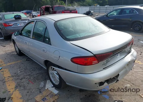 1999 Ford Escort Se z USA, uszkodzony, nr VIN 1FAFP13P6XW200107